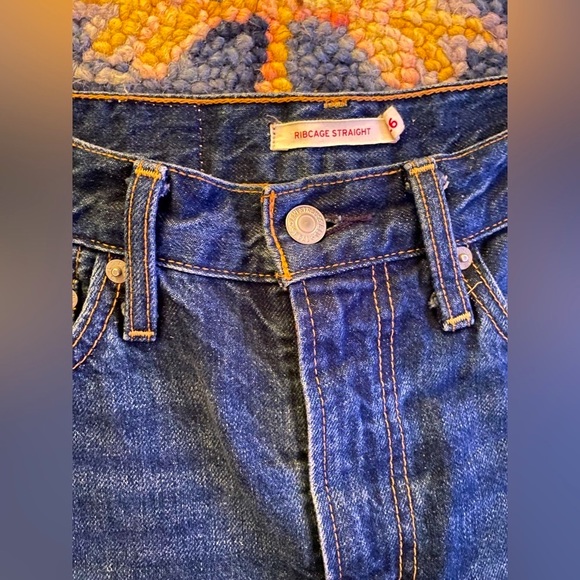 Levi’s Ribcage straight leg- Dark wash SIZE 26 jeans - Picture 9 of 10